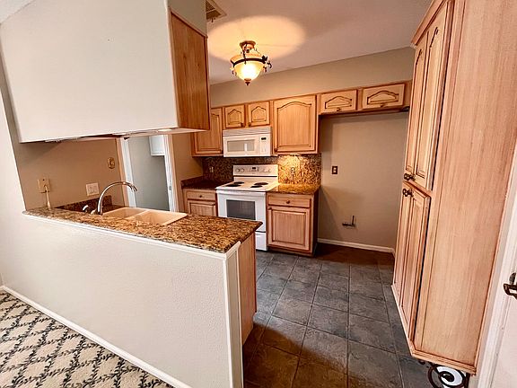 5th image of 1162 Green Meadow St