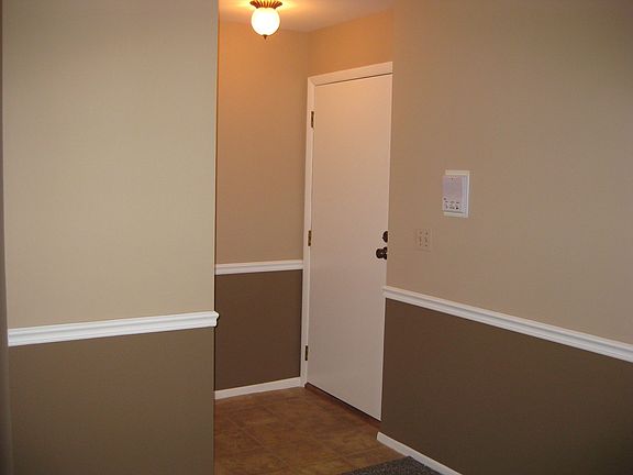 3rd image of 324 Silverwood Ct