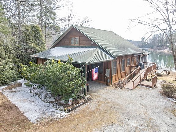 3rd image of 735 Chattooga Lake Rd