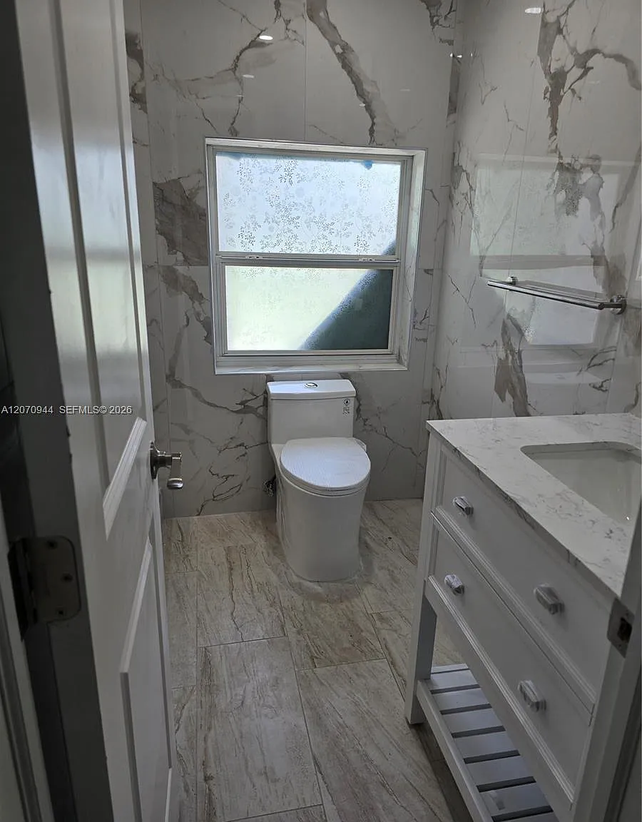 Halock-Sec 1 — Photo 2