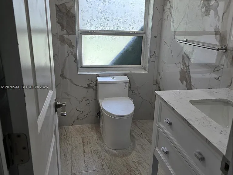 260 NE 118th Ter #262 — Photo 2