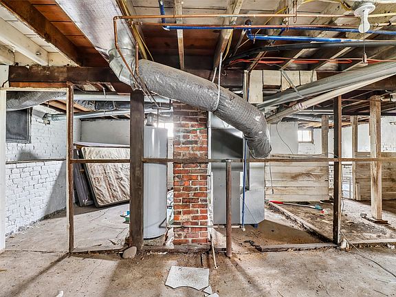 17th image of 2103 Washington Ave