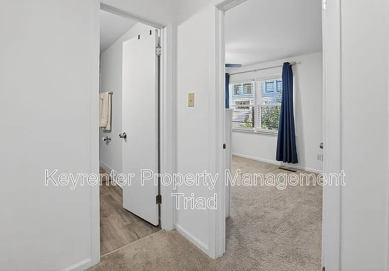 115 S Mendenhall St #C — Photo 11