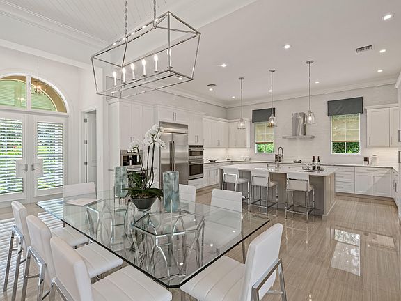4th image of 2612 Greenway Dr