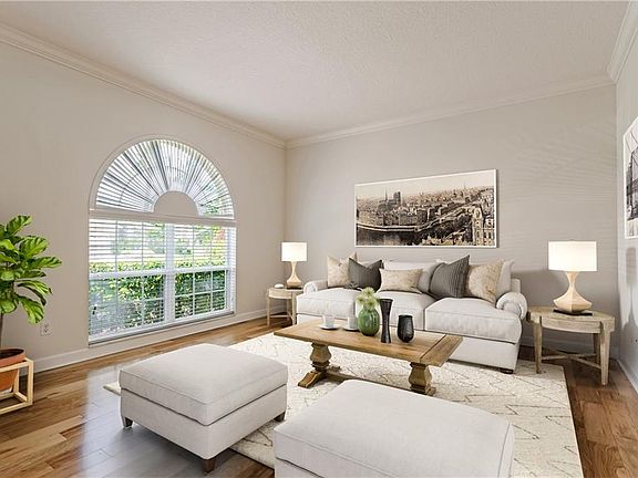 3rd image of 10053 Chardonnay Dr