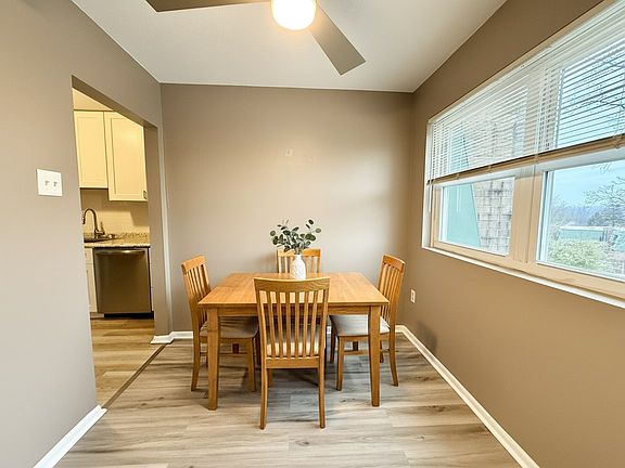 4th image of 214 Meadowview Ln