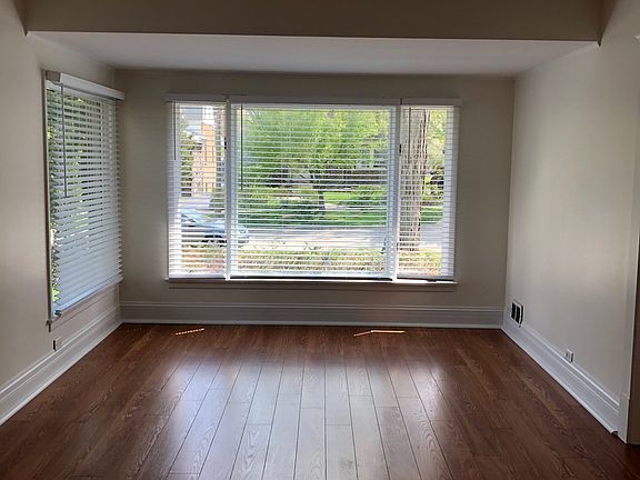 2nd image of 609 Onwentsia Ave