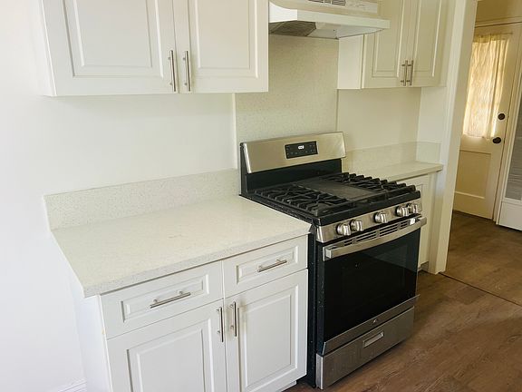 4th image of 1567 Del Amo Blvd