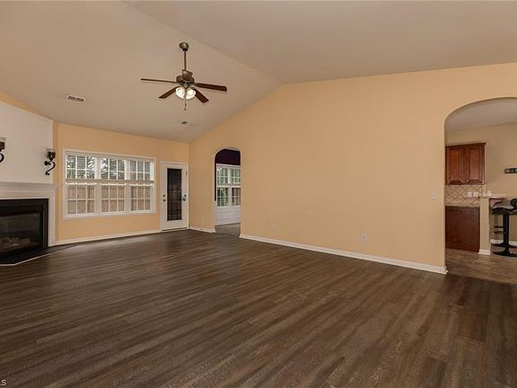 5th image of 2216 Alamar Ct