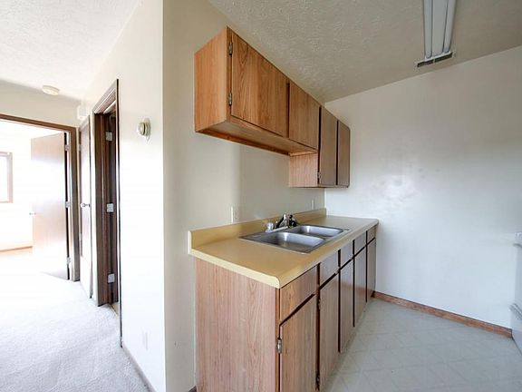4th image of 4623 Dodge St APT 2
