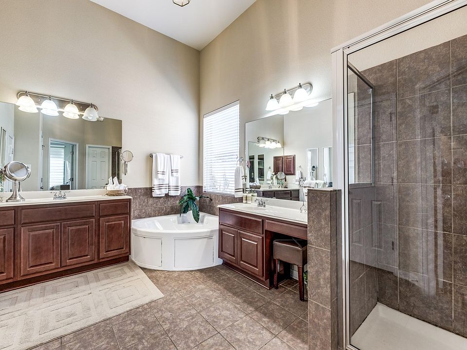 1st image of 906 Corkwood Trl