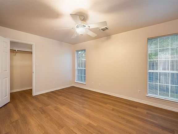 4th image of 914-916 S Interurban St #2
