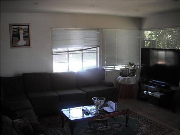 3rd image of 287 Southlook Ave