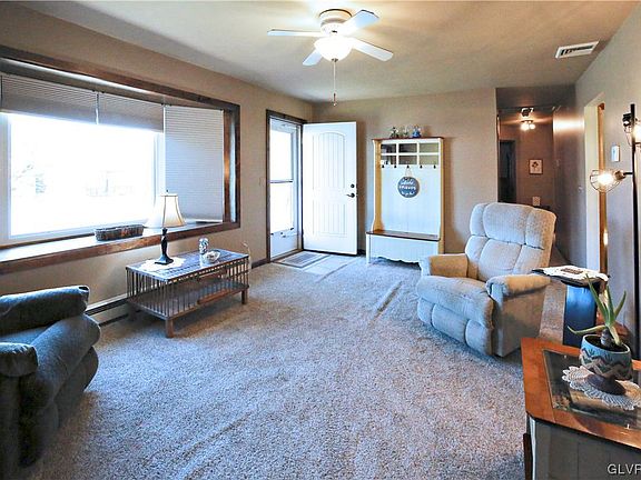 3rd image of 1452 Dennis Ct