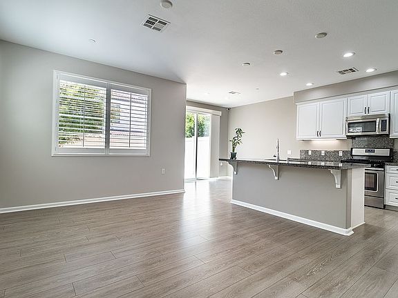 3rd image of 31871 Calle Brio