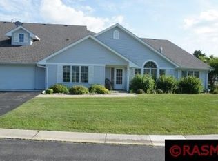 2124 Rolling Green Ln, North Mankato, MN 56003