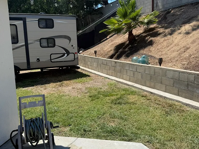 22732 Avalon St — Photo 5