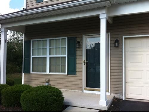 1st image of 1240 Park Dr