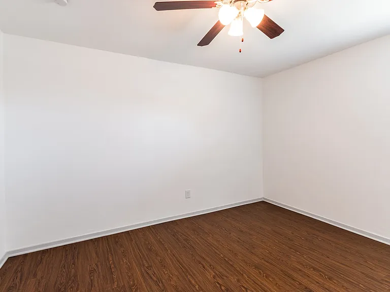 1902 Valley Hill Cir #B — Photo 18