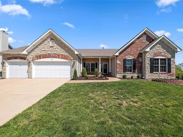 4049 Stonecroft Dr, Saint Charles, MO 63304