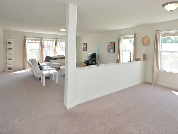 3rd image of 10120 Canoe Cir