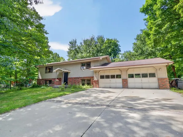 2452 Deschepper Dr, Grand Rapids, MN 55744