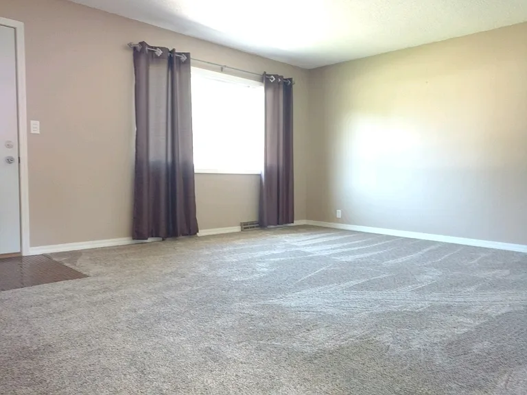 1247 Doreen Ave — Photo 2