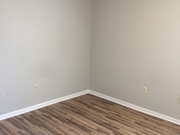 4th image of 421 Gibson Ln APT 23