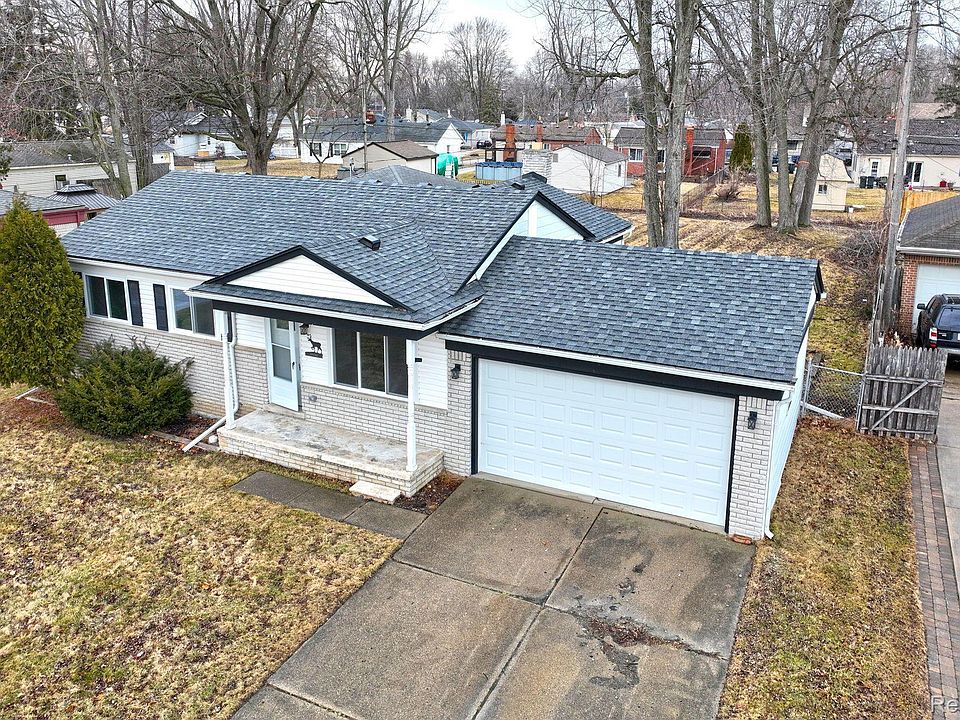 1st image of 23937 Talbot St