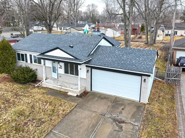 23937 Talbot St, Saint Clair Shores, MI 48082