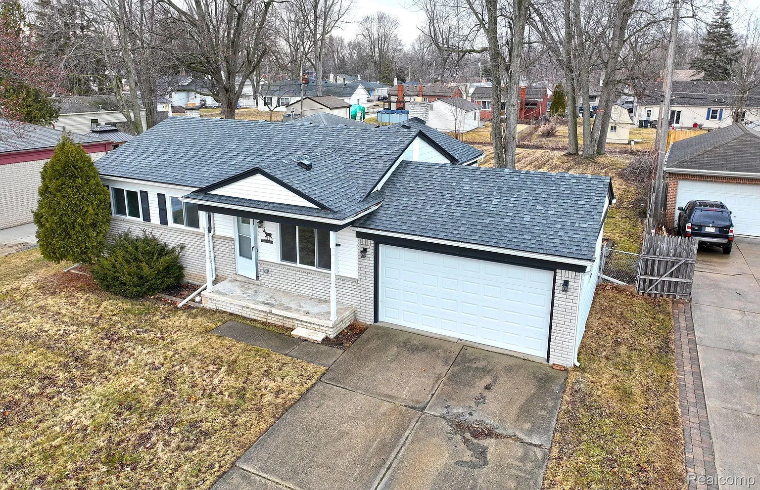 23937 Talbot St photo 1