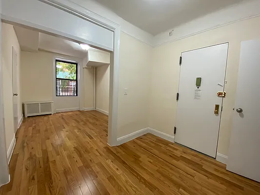 Rented by City Connections Realty | media 17