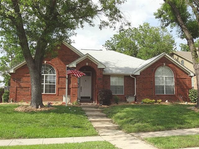 1st image of 1505 Columbus Dr