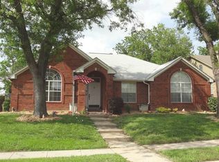 1505 Columbus Dr, Rowlett, TX 75089