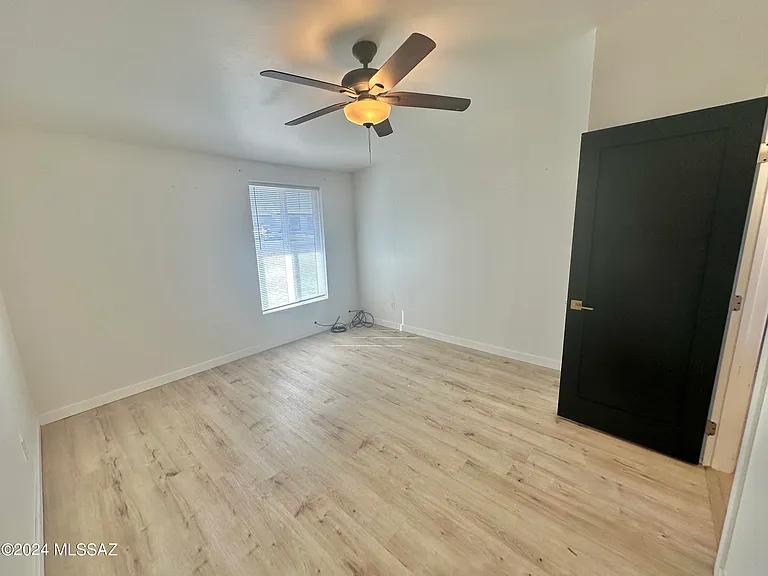 227 S Avenue B — Photo 12