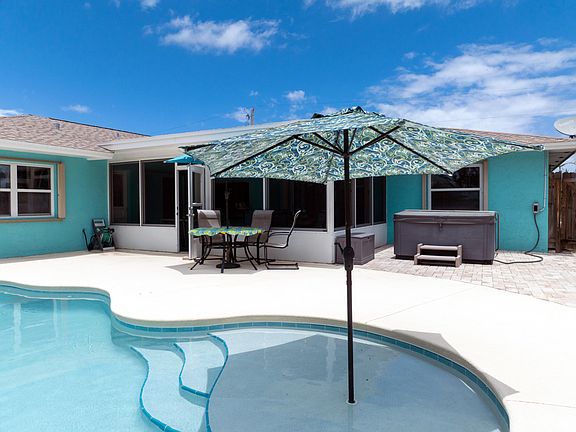 3rd image of 640 Caribbean Dr