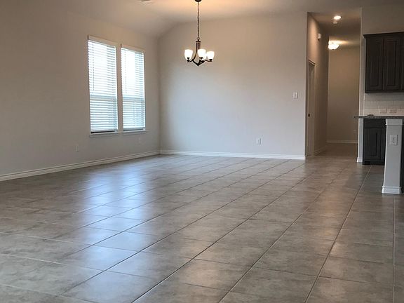 4th image of 3055 Maverick Dr