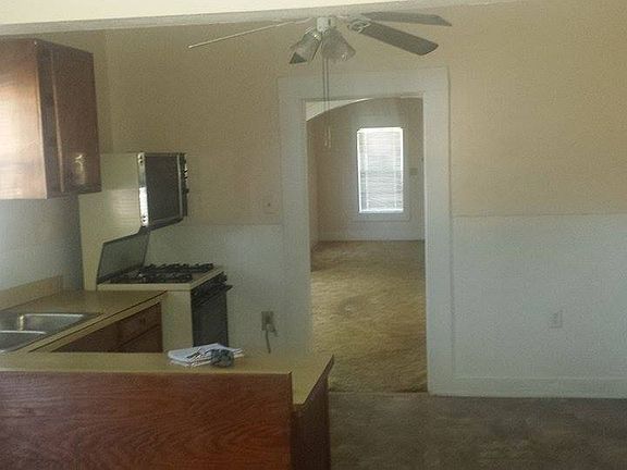 2nd image of 4010 Usan St