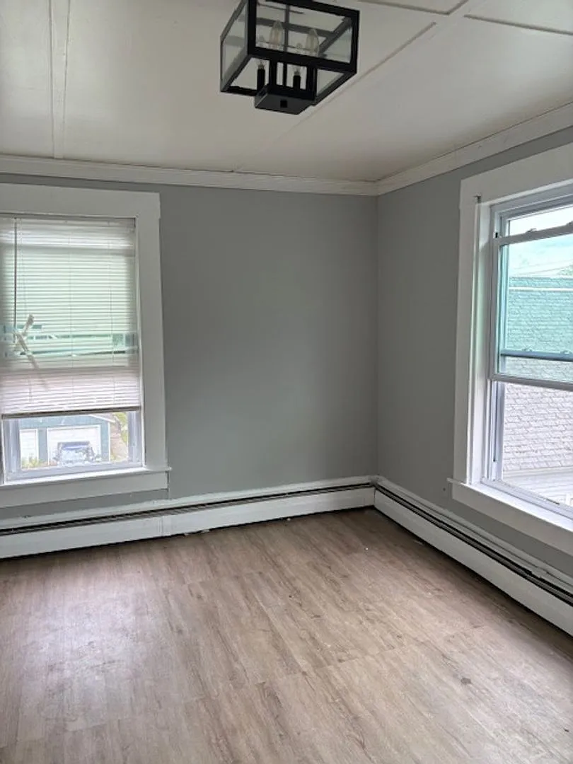 37 Maple St — Photo 3