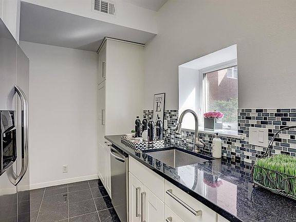 5th image of 4004 Montrose Blvd APT 12E