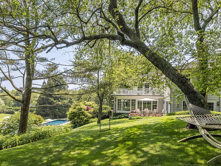 17 Apaquogue Rd — Photo 36