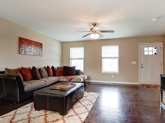 3rd image of 11148 Wood Ave