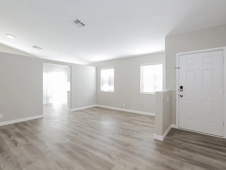 8253 Ten Gallon Ct — Photo 3