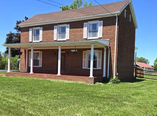 8293 Leetown Rd, Kearneysville, WV 25430