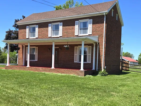 8293 Leetown Rd, Kearneysville, WV 25430