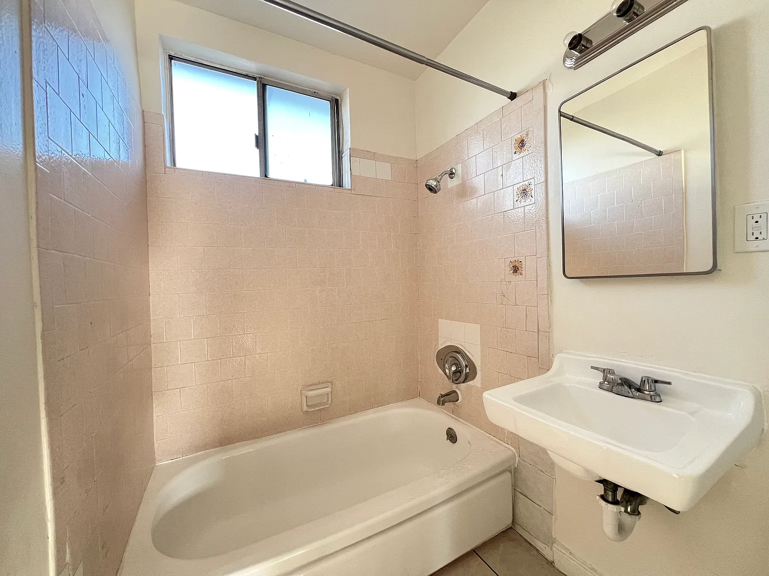 2 bed, $2,200 — Photo 4