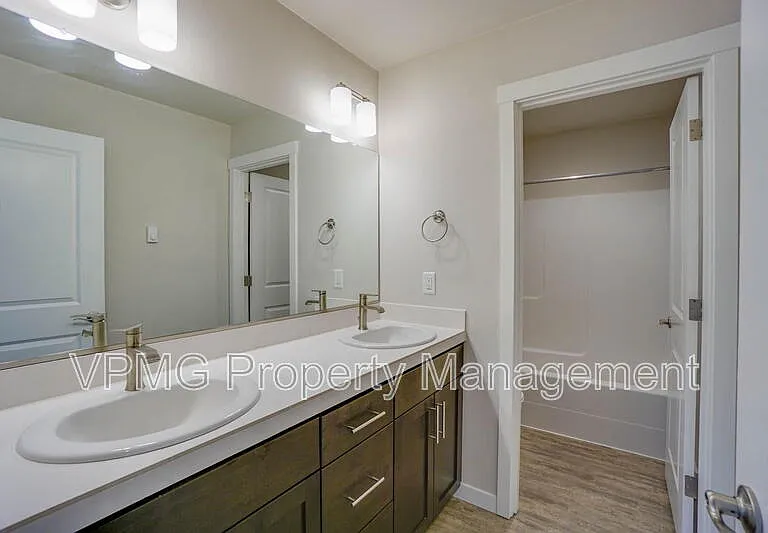 2904 NE 161st Ct — Photo 20