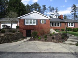 93 Fairfield Dr, Wheeling, WV