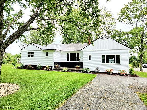 2nd image of 6806 Mahoning Ave NW