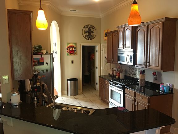 Kitchen-door is laundry room